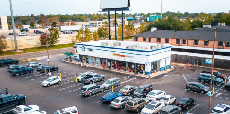 Exterior of Tasty Munch restaurant in Houston TX near I-10 serving breakfast and lunch